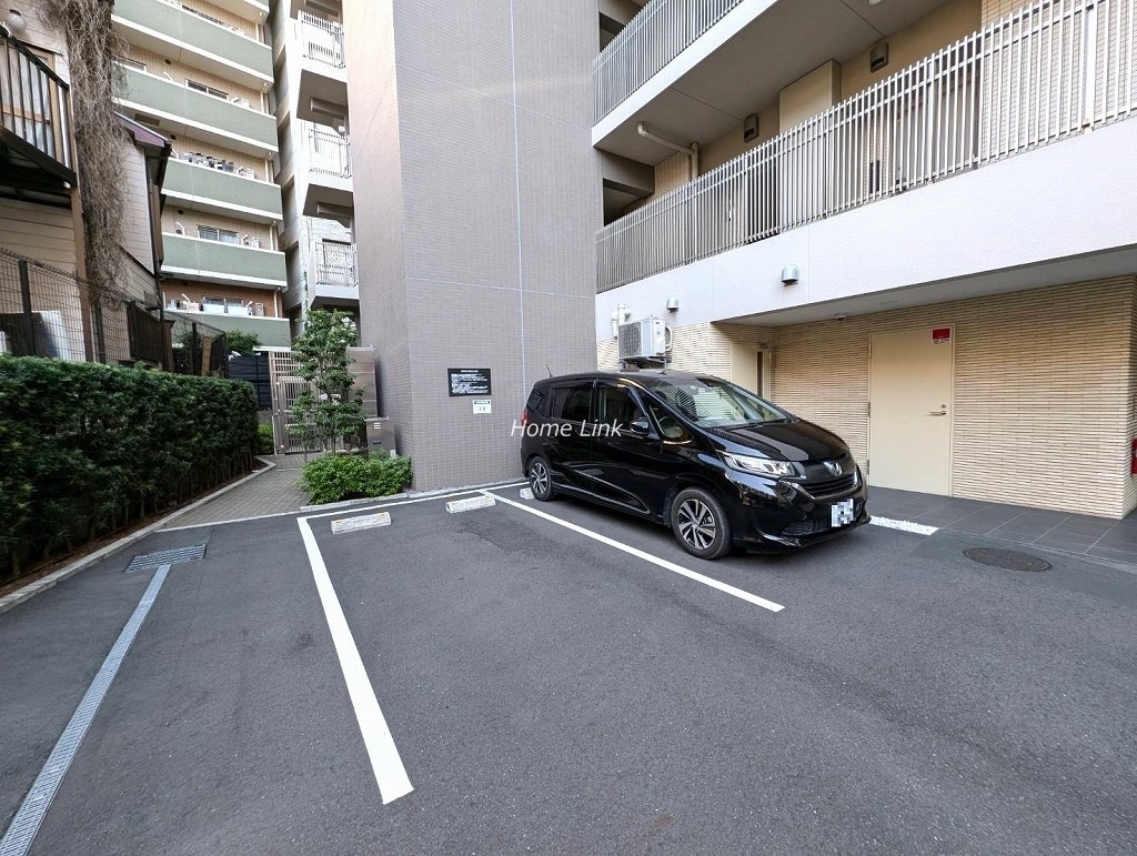 イニシア板橋桜レジデンス　来客用駐車場